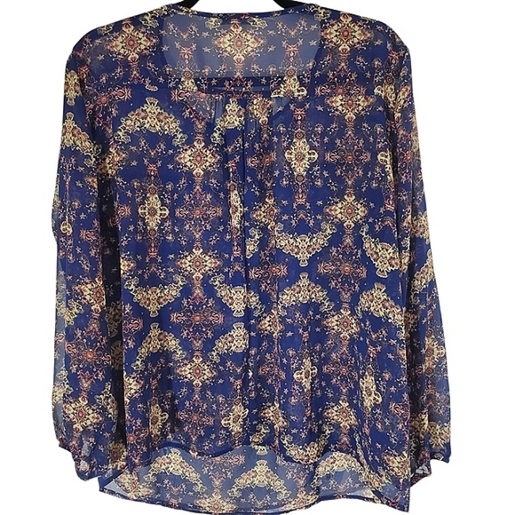 💢SOLD💢 CHARLOTTE RUSSE Woman's Top Size 1X  Floral Pint - Picture 2 of 5